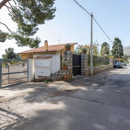 Casa In Villa A Mondello-700M Dal Mare 팔레르모 외부 사진