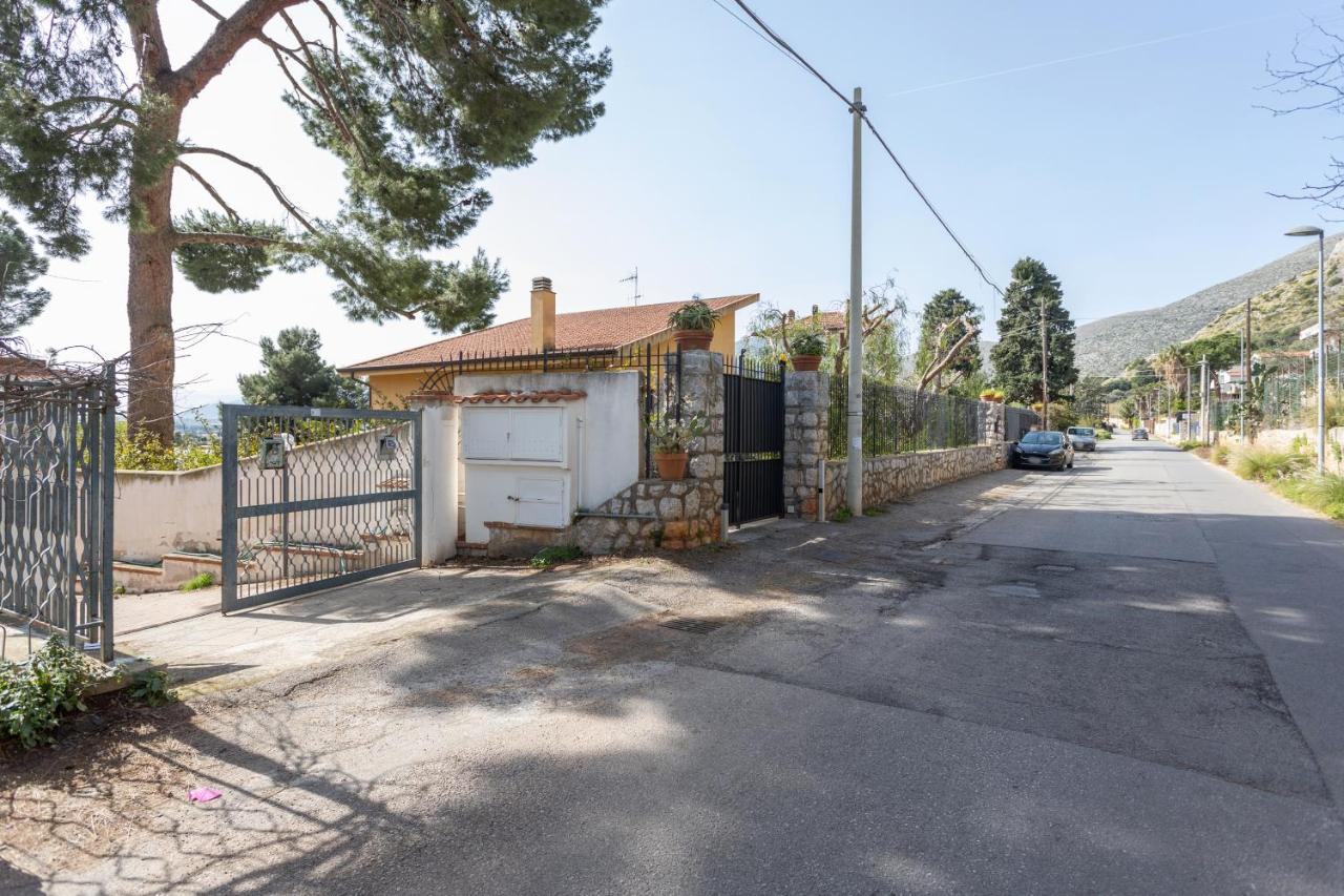 Casa In Villa A Mondello-700M Dal Mare 팔레르모 외부 사진